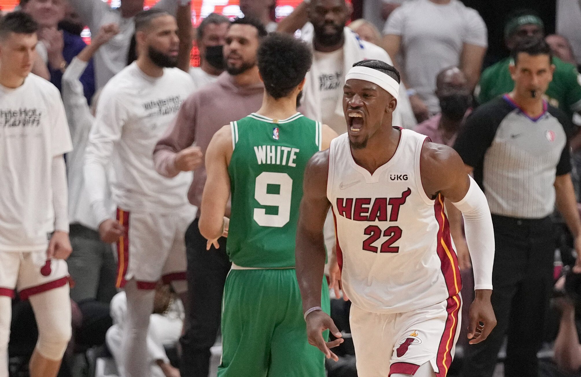 Jimmy Butler pours in 41 as Heat down Celtics in Game 1