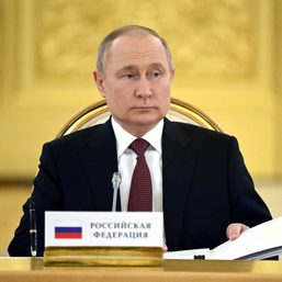Russia suffers economic woes despite shunning new lockdown