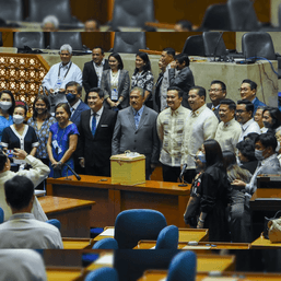 Ex-military chiefs, gov’t officials choose Robredo as presidential bet | Evening wRap