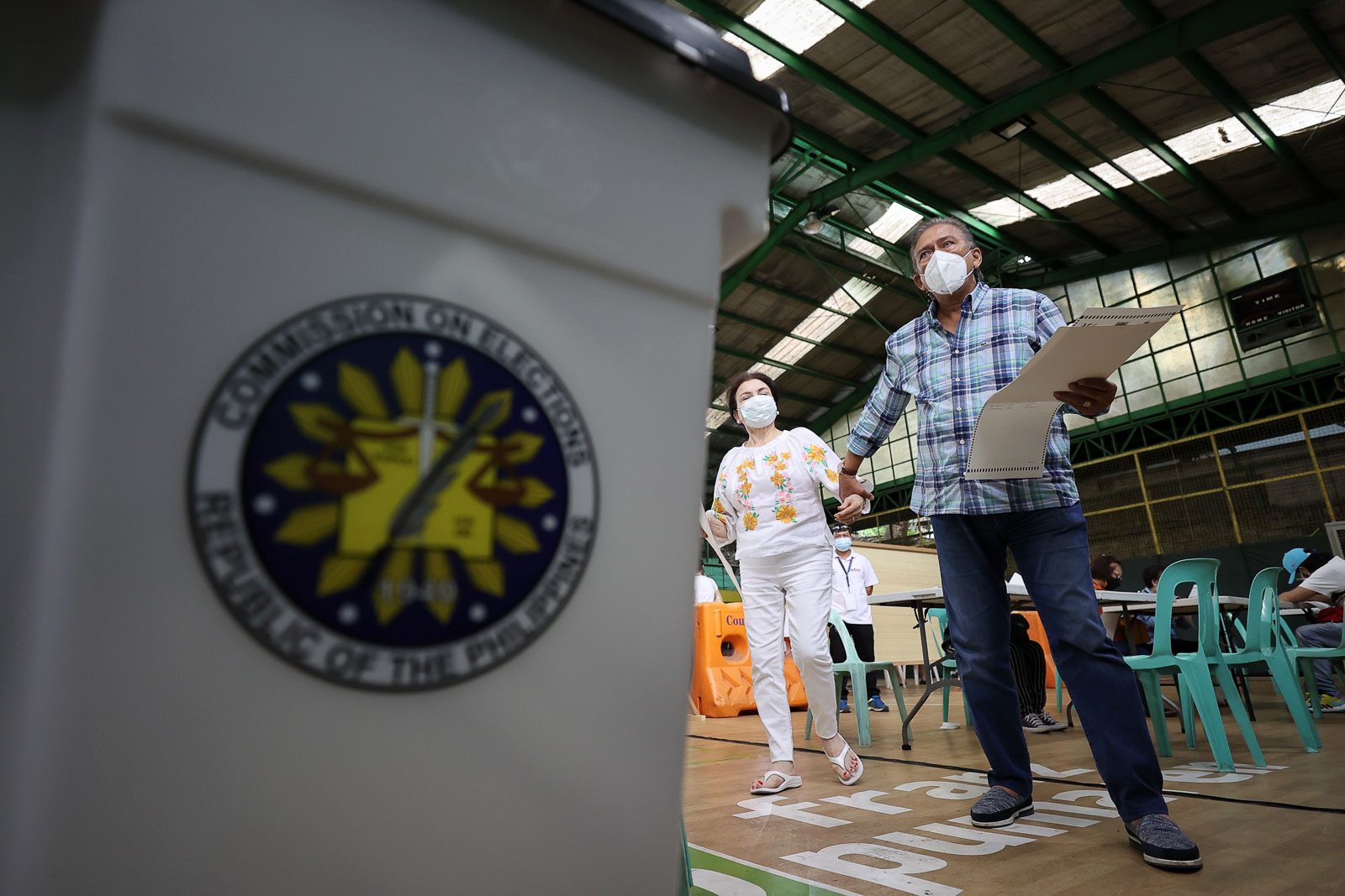 Tito Sotto casts vote in Quezon City