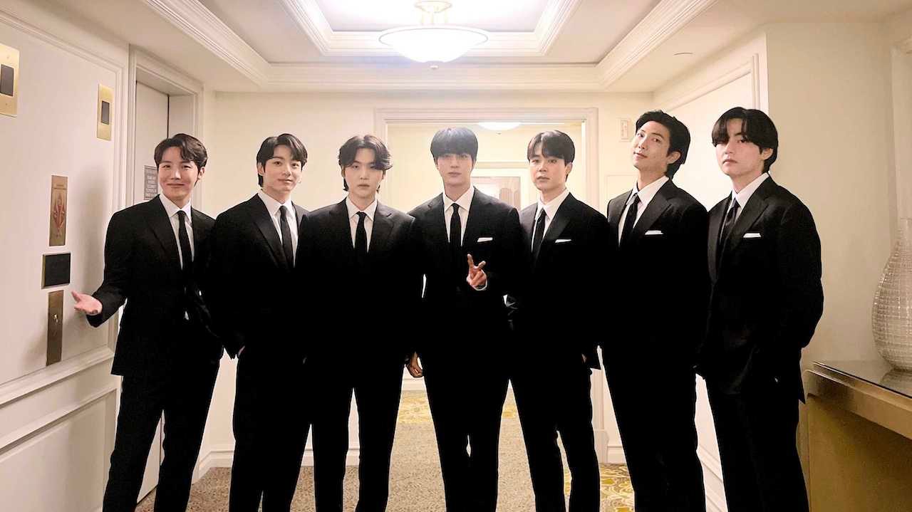 K-pop’s BTS may still be able to perform while doing military service  –  minister