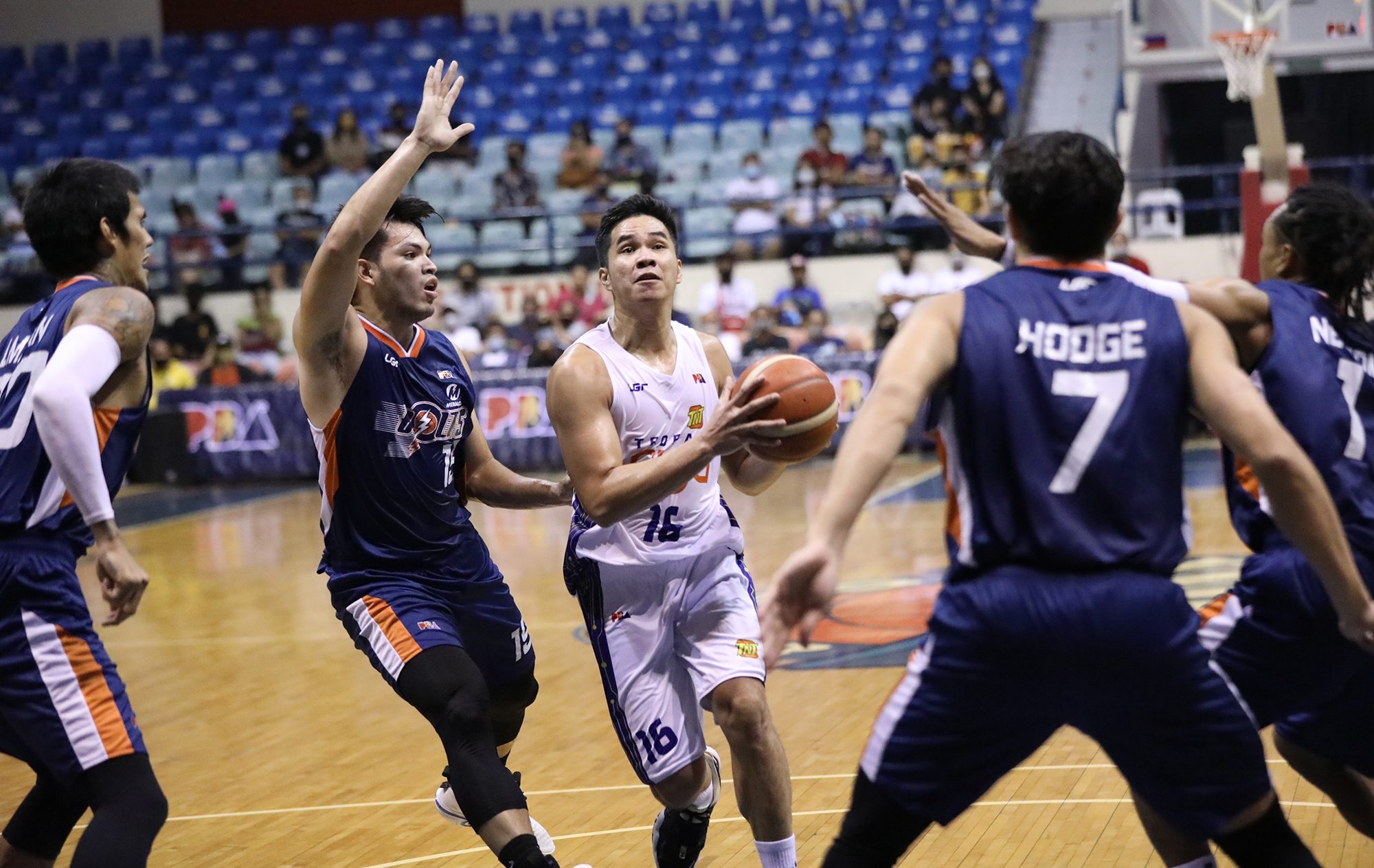 TNT grounds Meralco in late breakaway; Blackwater outguns NorthPort