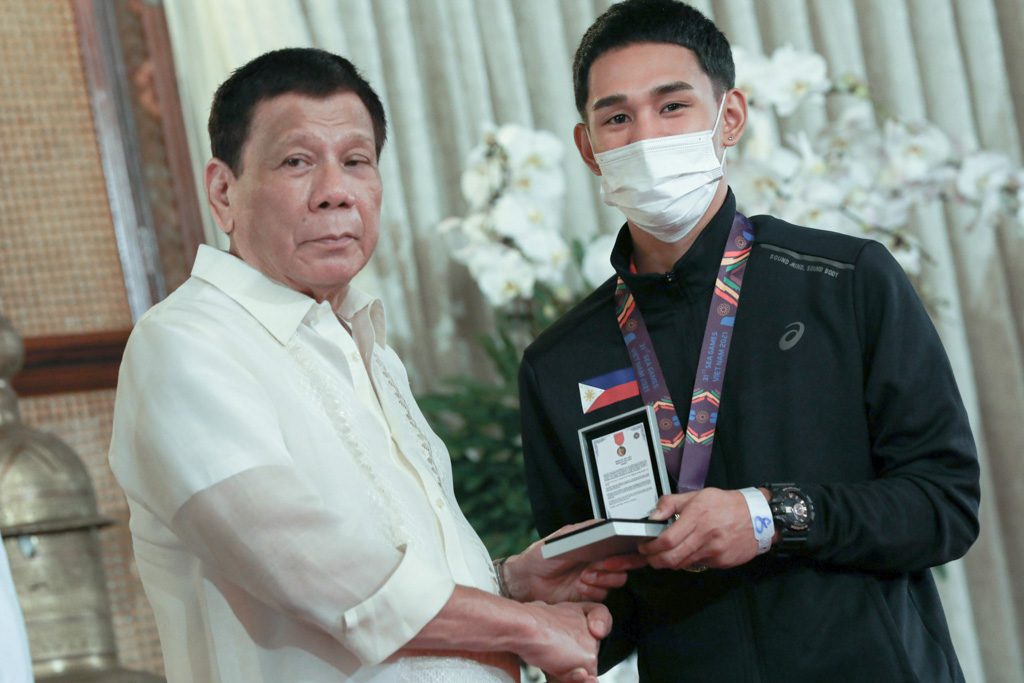 Duterte doubles incentives for Filipino medalists in SEA Games