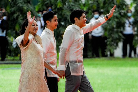 Palace parties? ‘Simple’ under Marcos 2.0, say sister, press chief