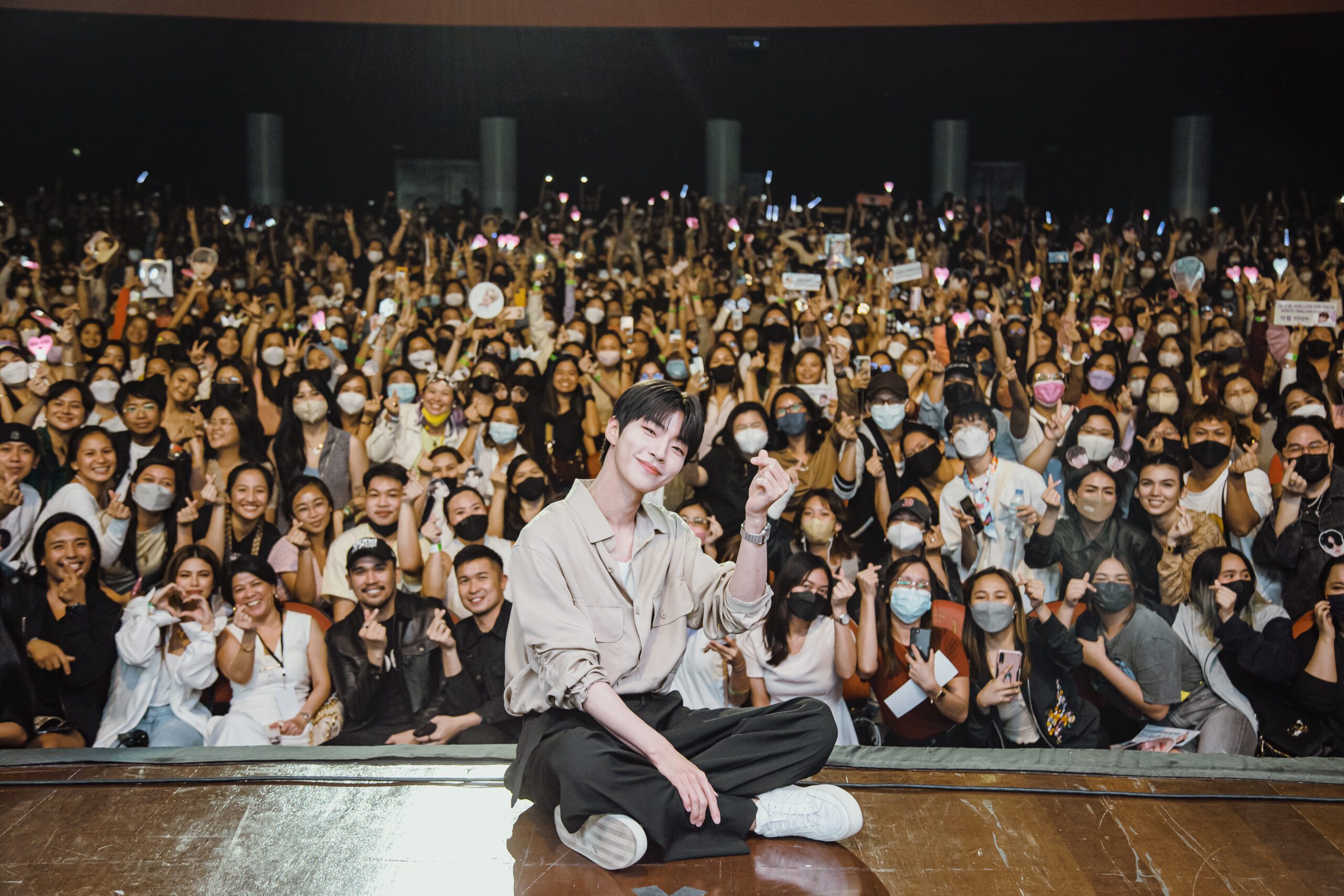 Hwang In-youp happy to be back in PH, overwhelmed by love from Filipino fans