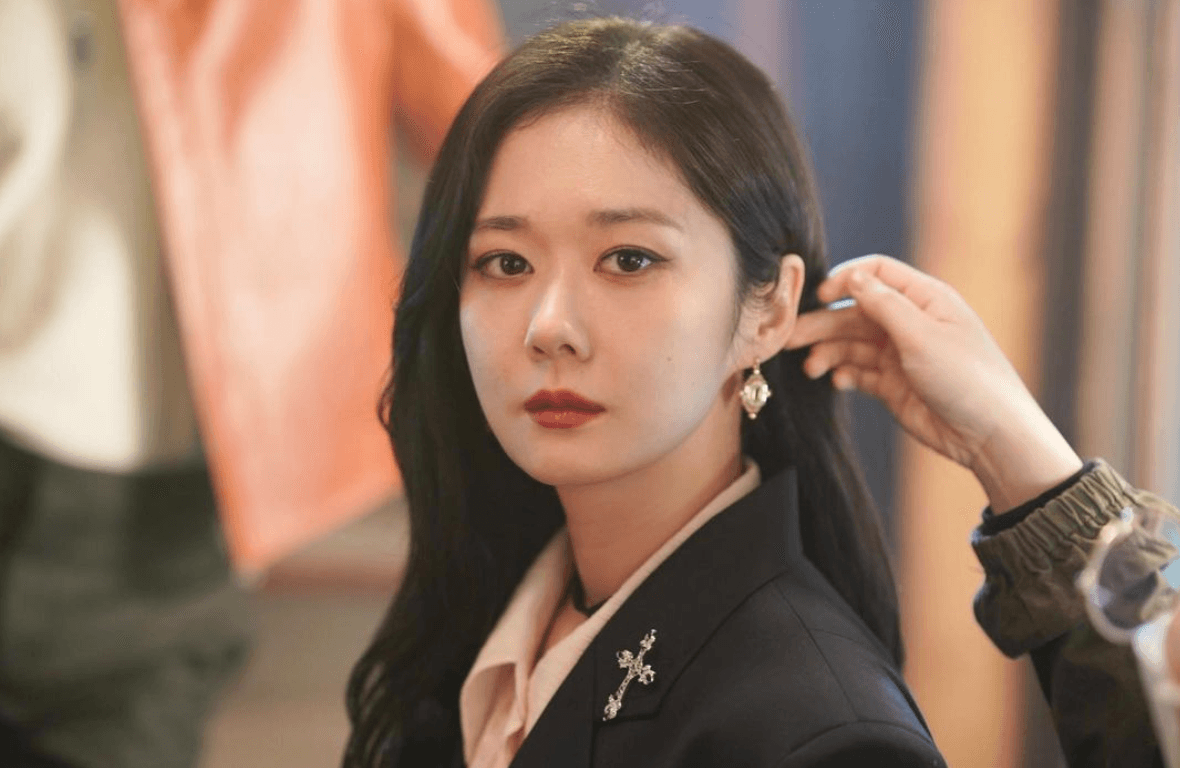 Jang Na-ra announces marriage