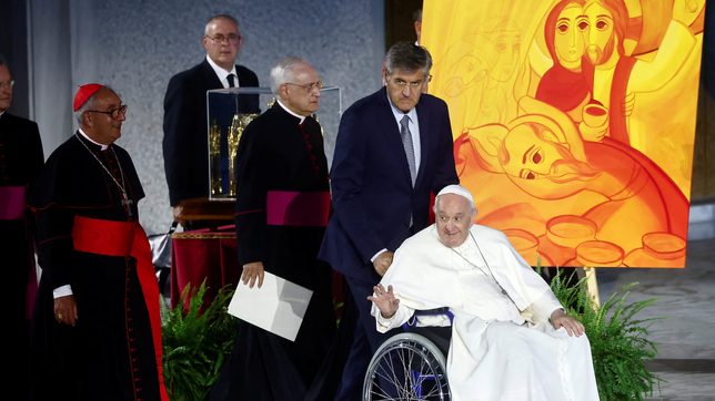Pope Francis trip to Canada in July on course despite knee problem