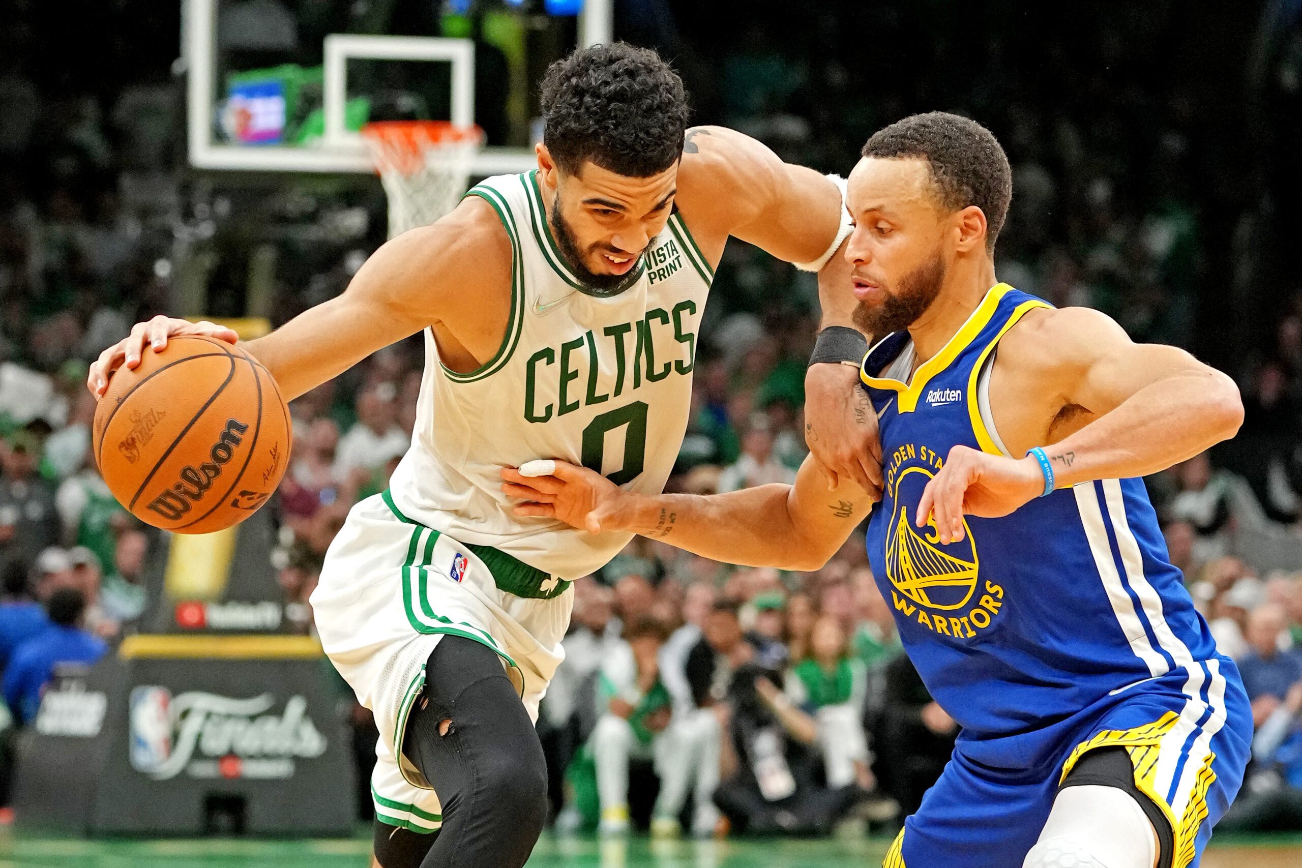 Stephen Curry, Warriors close out Celtics for 4th title in 8 years