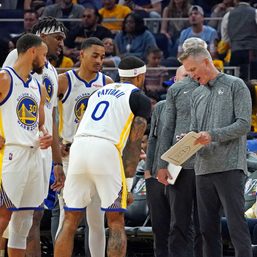 Warriors back on winning track with easy victory over Blazers