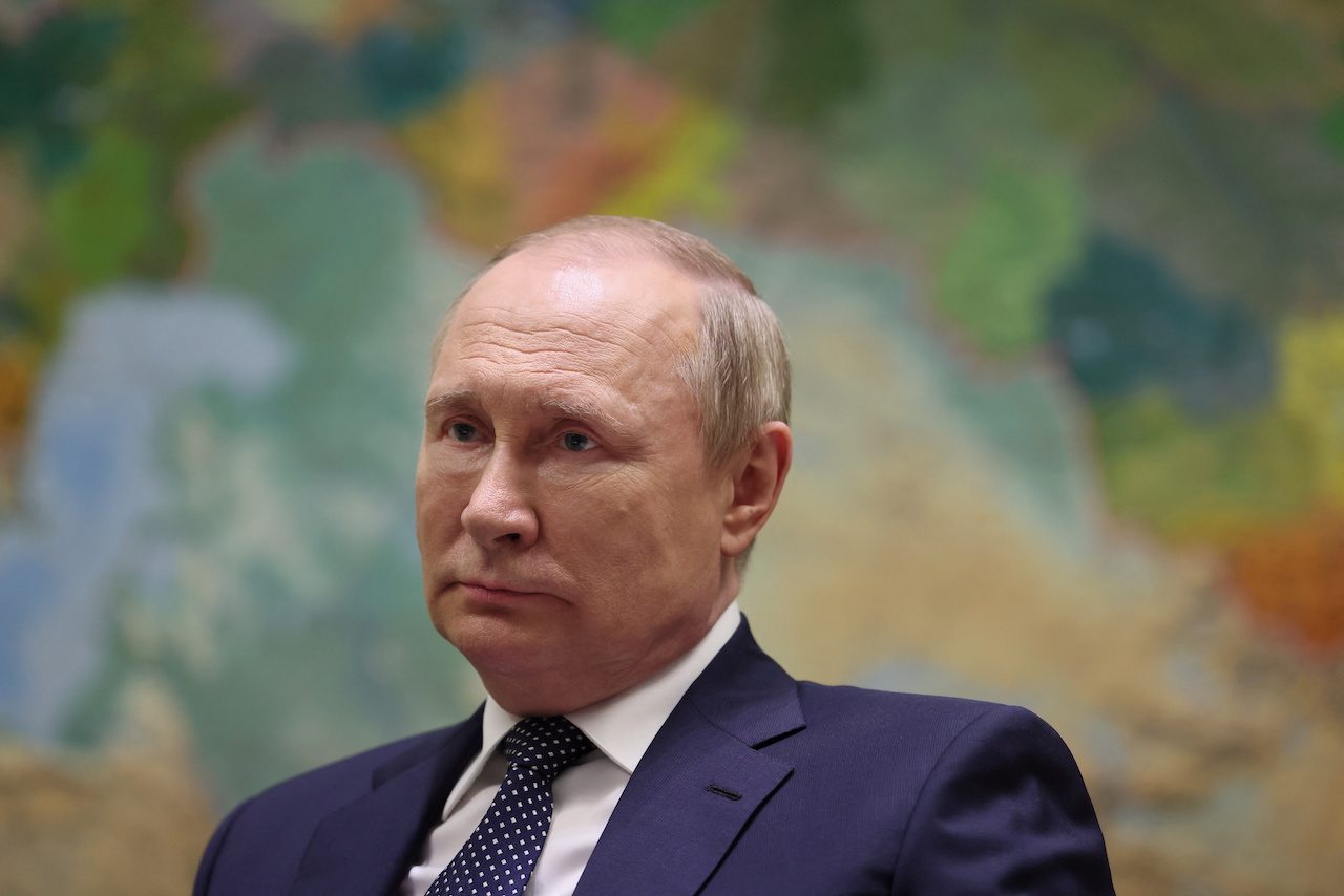 Putin warns United States against supplying Ukraine longer range missiles