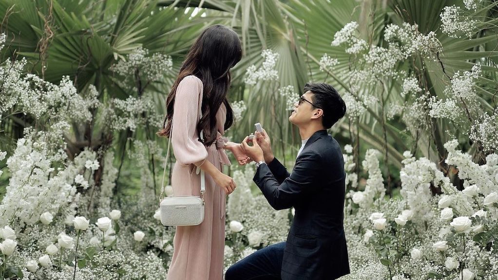 Alodia Gosiengfiao is engaged to Christopher Quimbo