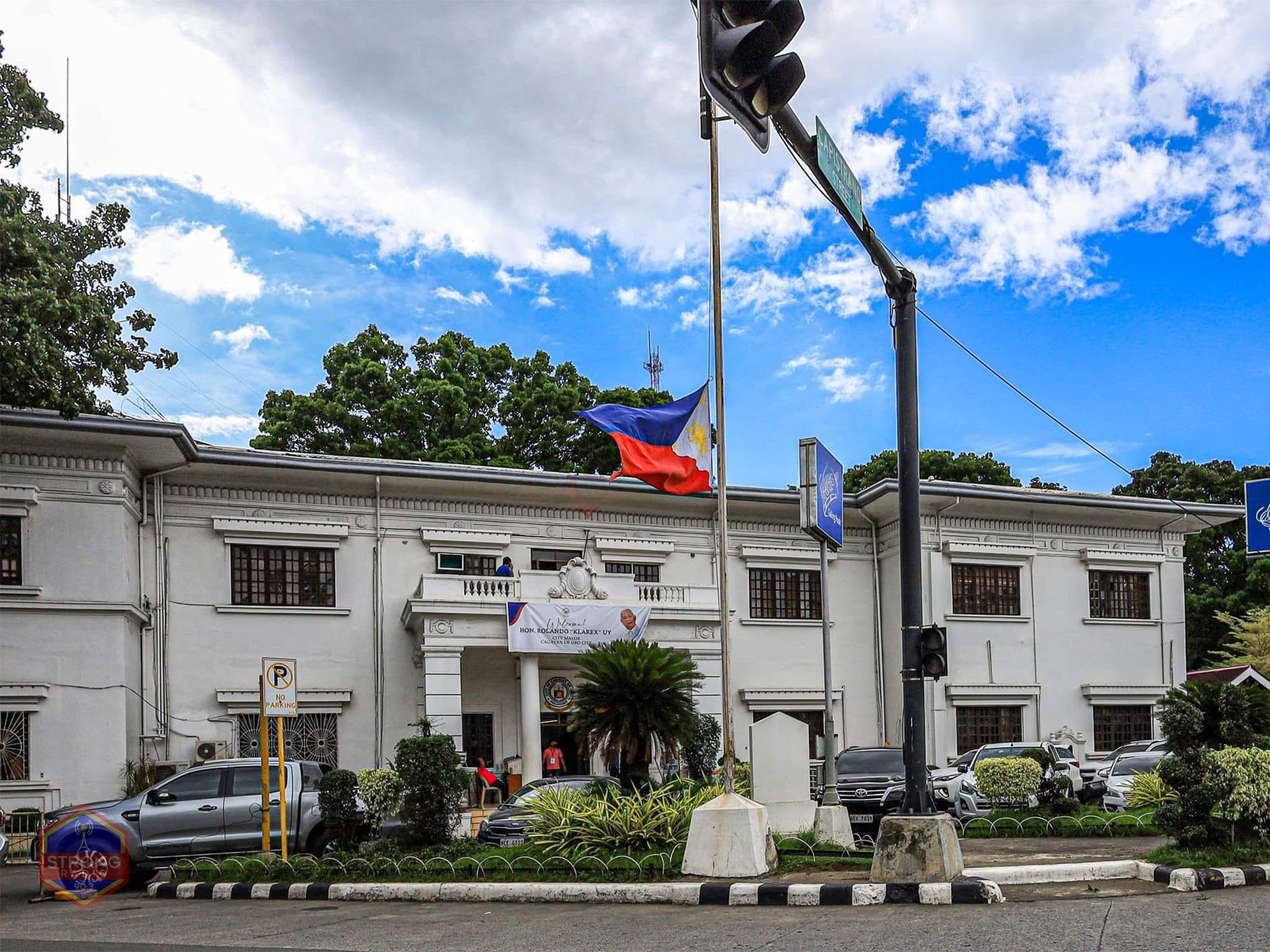 Flag flies half-mast as Cagayan de Oro mourns ex-mayor Canoy’s death
