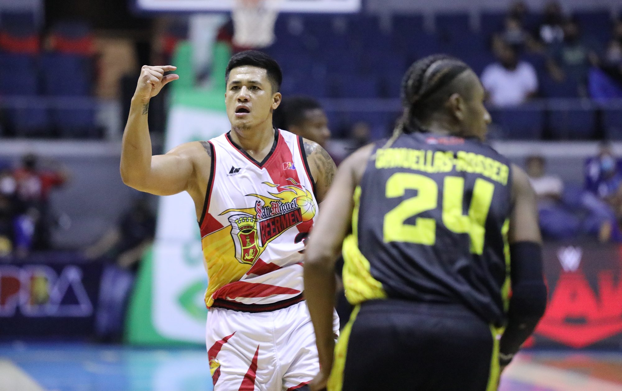 San Miguel notches 4th straight win, nails quarters berth with rout of TNT