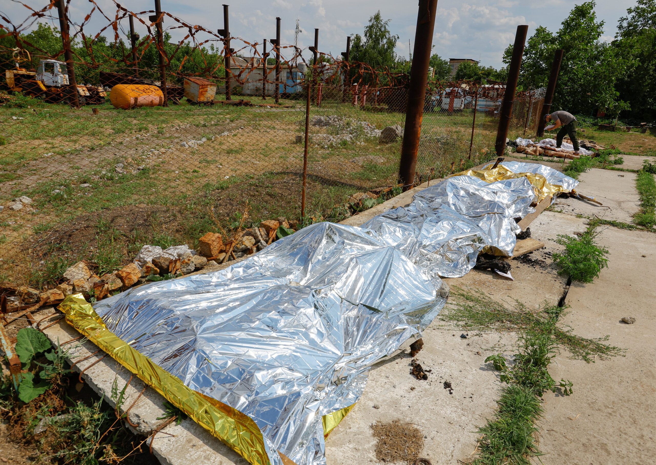 Russia invites UN, Red Cross experts to probe Ukraine jail deaths