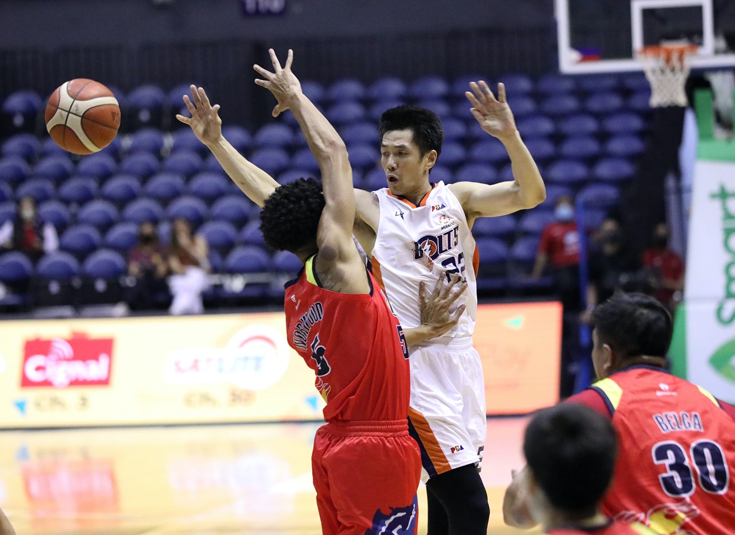Black proves clutch as Meralco adds to Rain or Shine woes