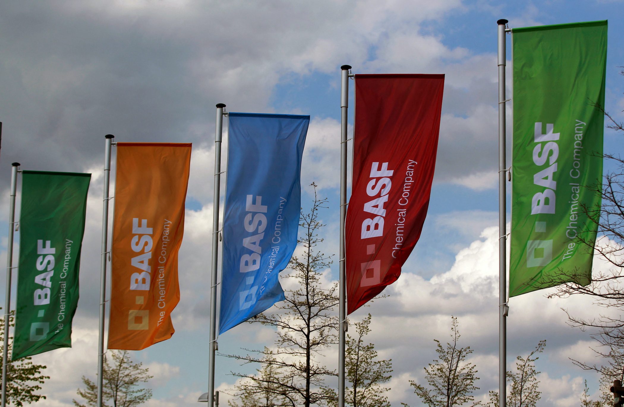 BASF readies more ammonia production cuts in gas supply crunch
