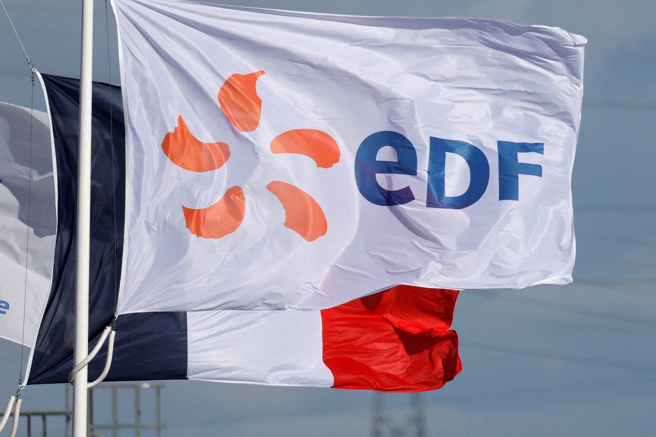 France to pay $10 billion to take full control of EDF