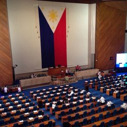 Minutes after lawmakers ousted him, Cayetano ‘resigns’ as Speaker