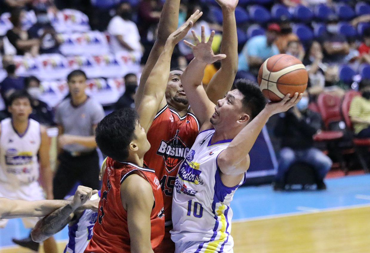 Magnolia turns back Blackwater for 7th straight win, notches No. 3 seed