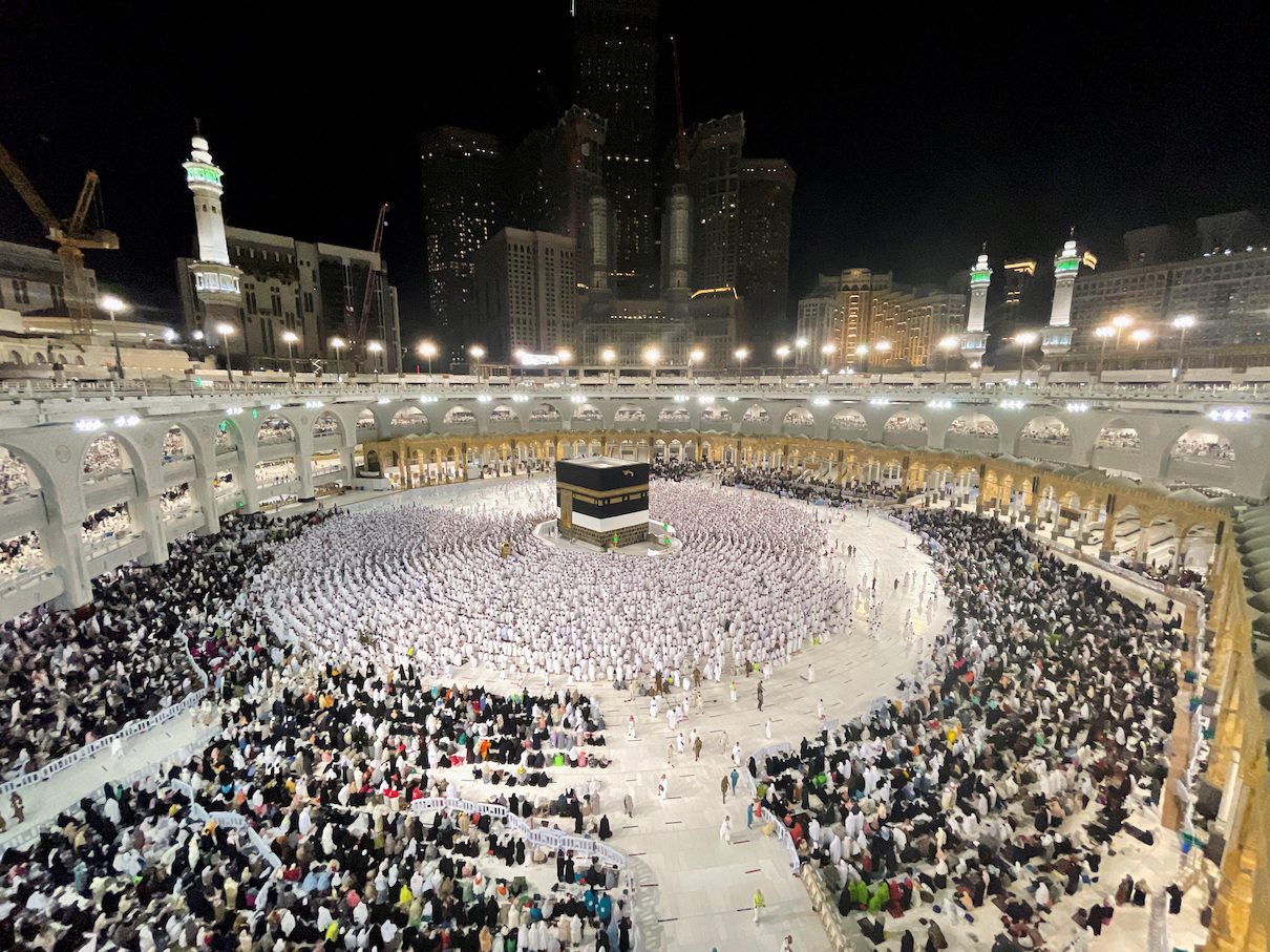 Mecca’s merchants relieved as foreign pilgrims return to haj