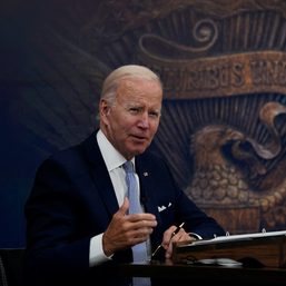 Biden meets CEOs of GM, Carrier, urges Congress to pass drug, tax bill