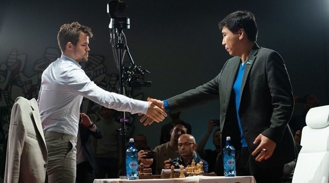 So, Giri trail Carlsen in Opera Euro Rapid chess