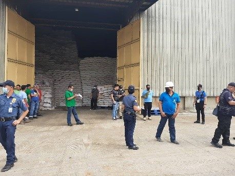 Inspectors find 466,142 sacks of sugar in Bukidnon warehouses, then leave