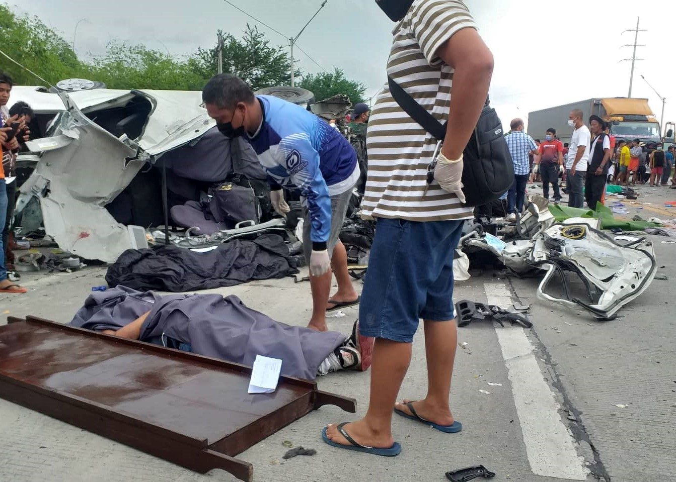 10 dead, 4 hurt in General Santos highway smash-up