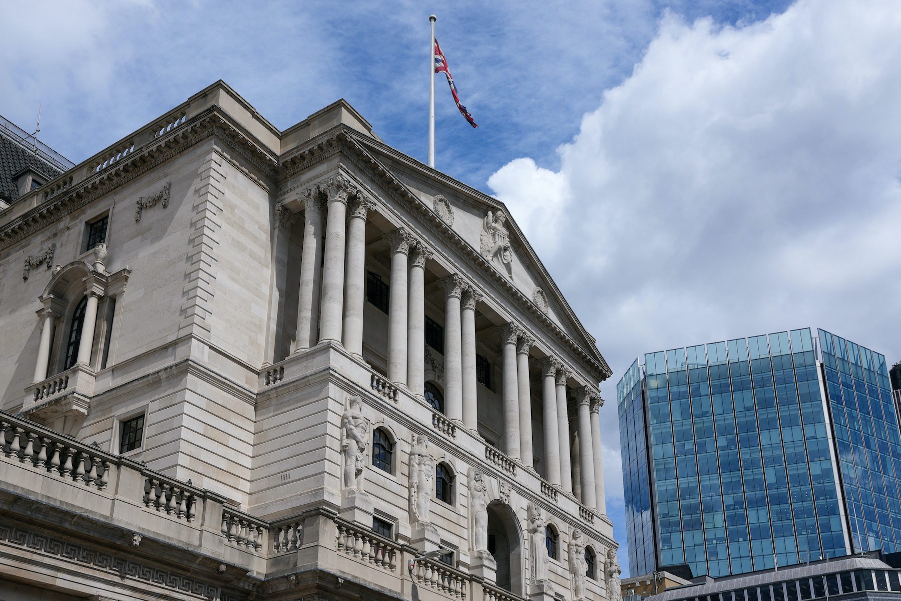 Bank of England raises rates by most since 1995 despite recession’s approach