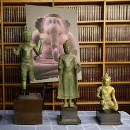 United States returns to Cambodia 30 antiquities looted from historic sites