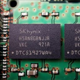 US considers crackdown on memory chip makers in China