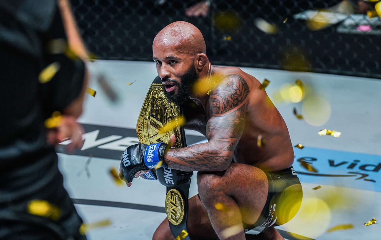 Demetrious Johnson KOs Adriano Moraes,  claims ONE flyweight belt