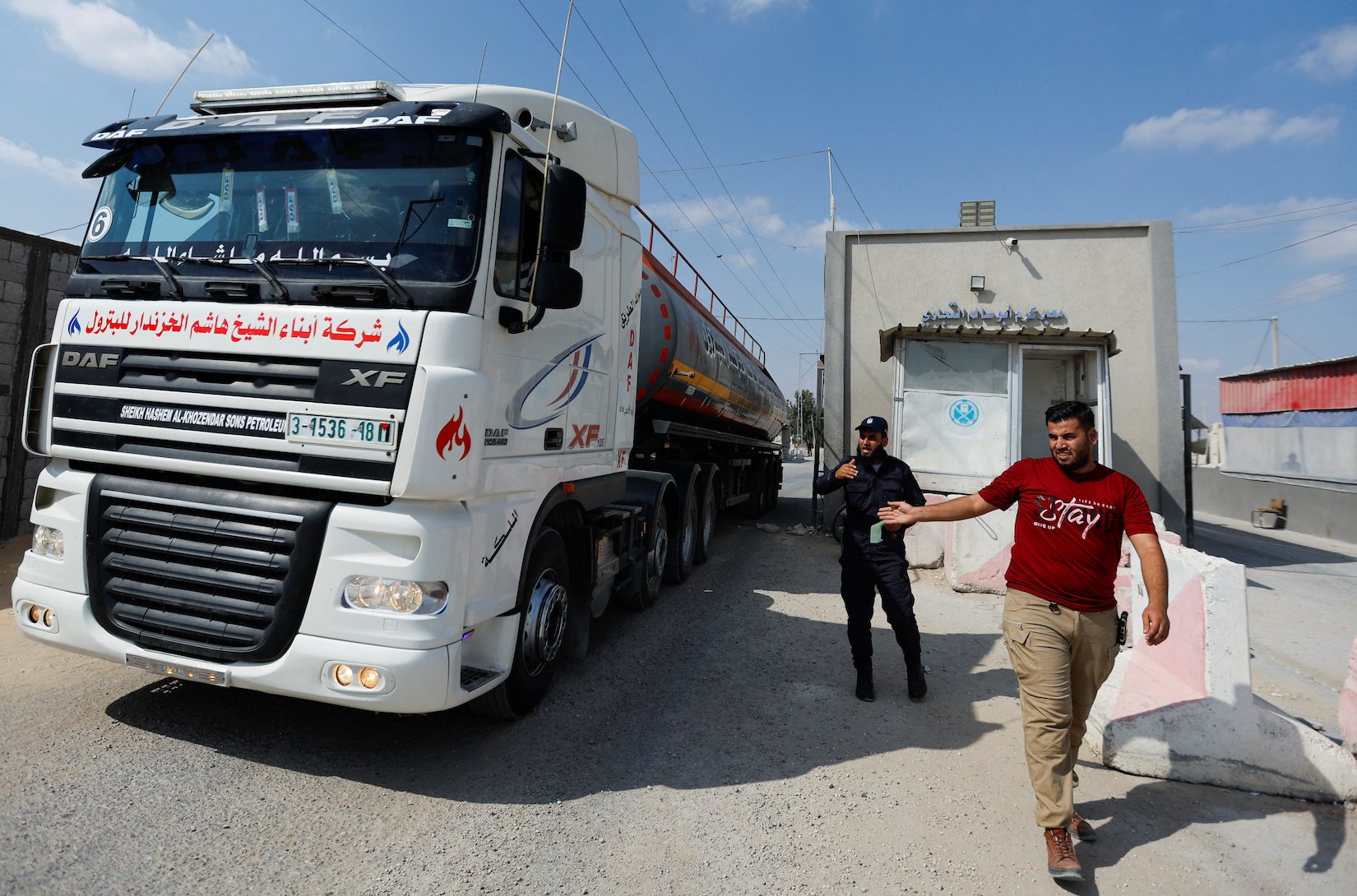 Israel re-opens Gaza crossings as truce with Palestinians holds