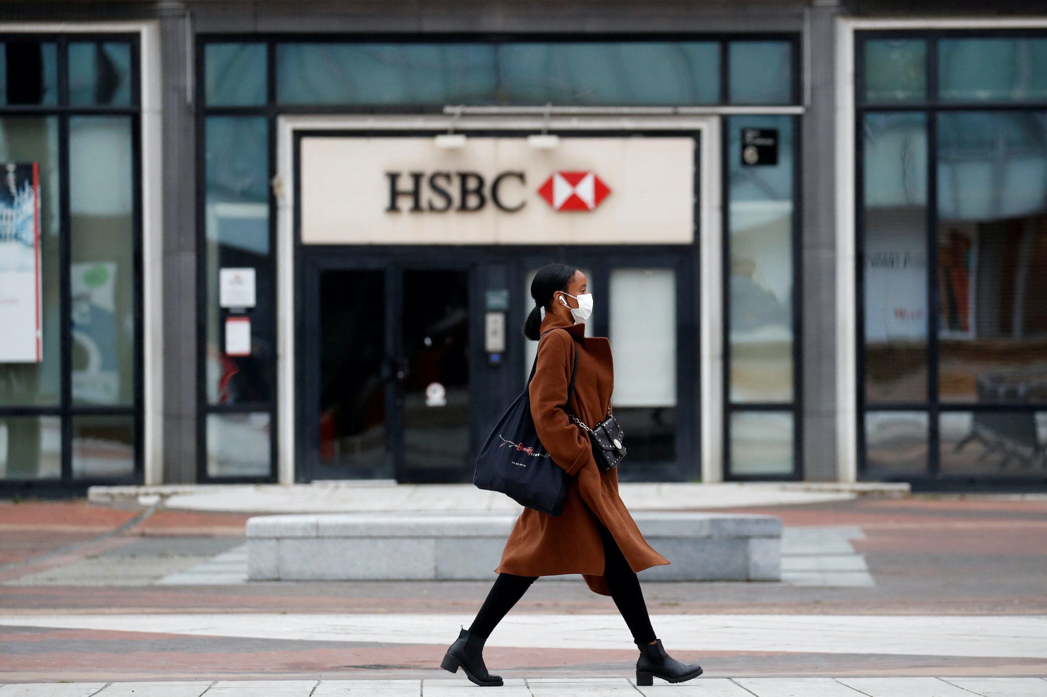 HSBC rejects Ping An breakup call, promises higher dividend