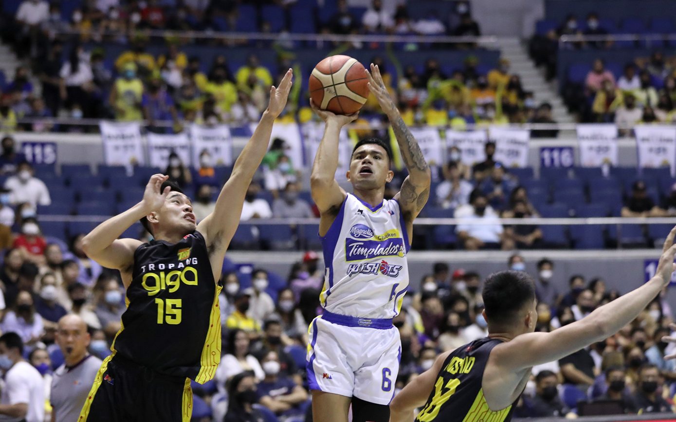 Battling injury, Jalalon shows up as Magnolia stays in title hunt