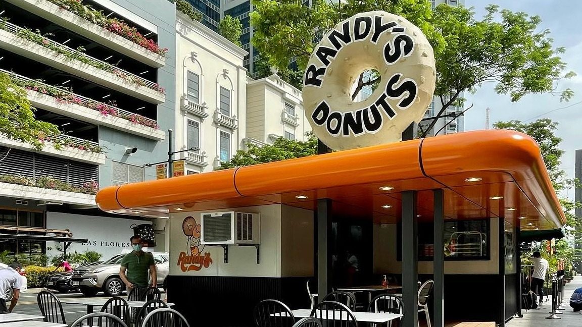 Randy’s Donuts heads to Quezon City for 3rd branch