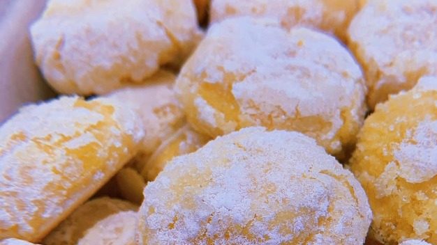 Simply the zest! Try lemon crinkles by this Pasay home bakery