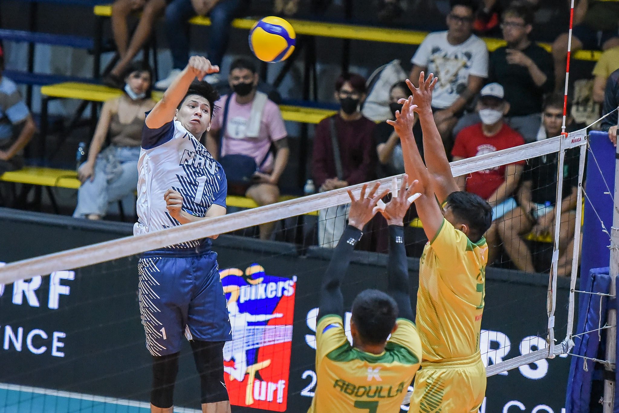Umandal, Casana carry Navy over Army; Cignal sweeps VNS to stay unbeaten
