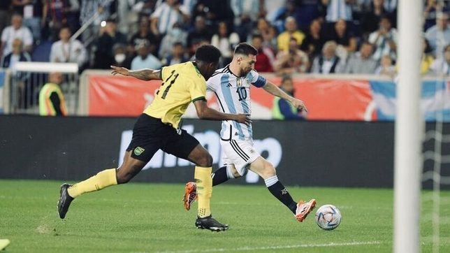 Messi comes off the bench to notch double as Argentina beats Jamaica