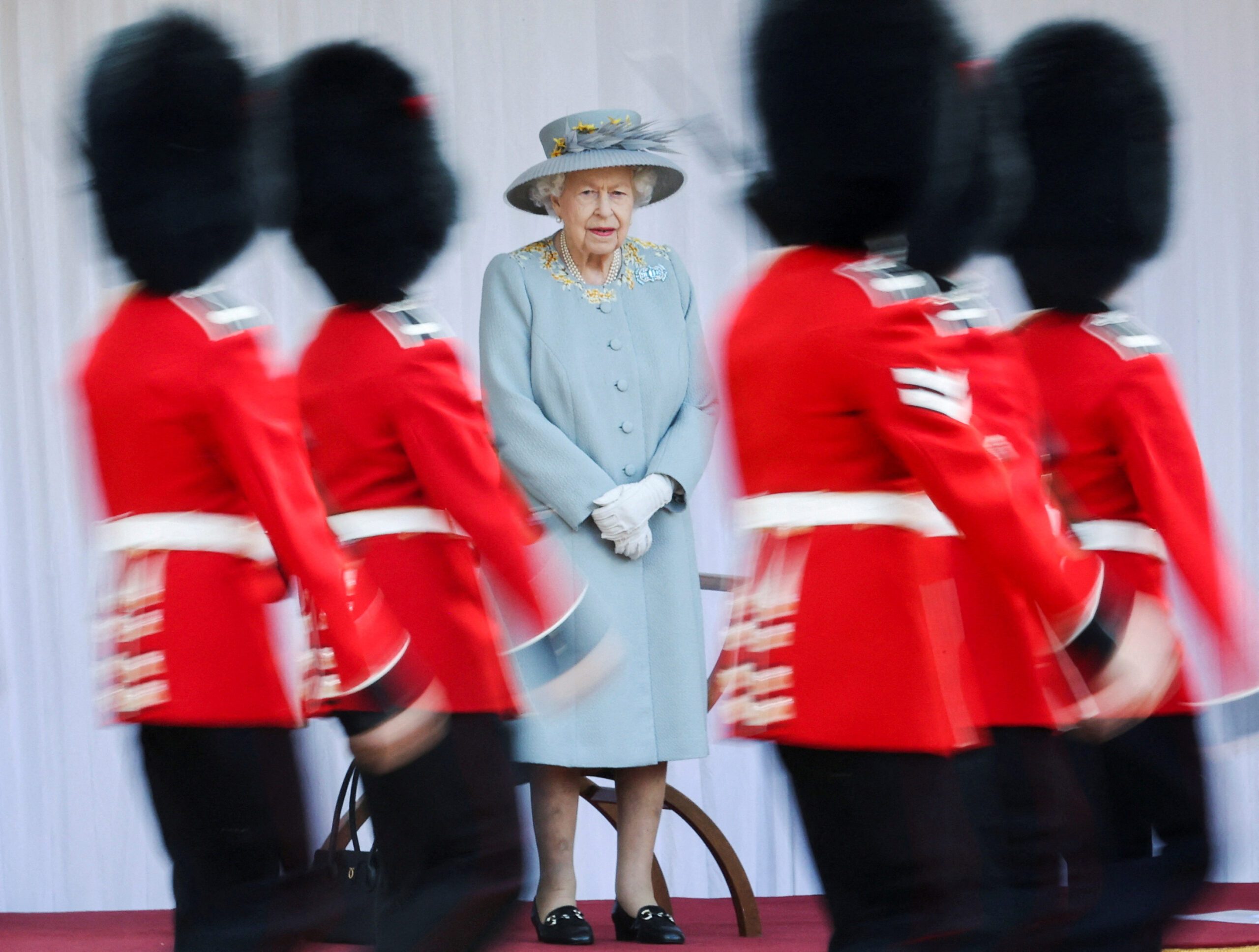 Queen Elizabeth’s family rush to side of ailing monarch