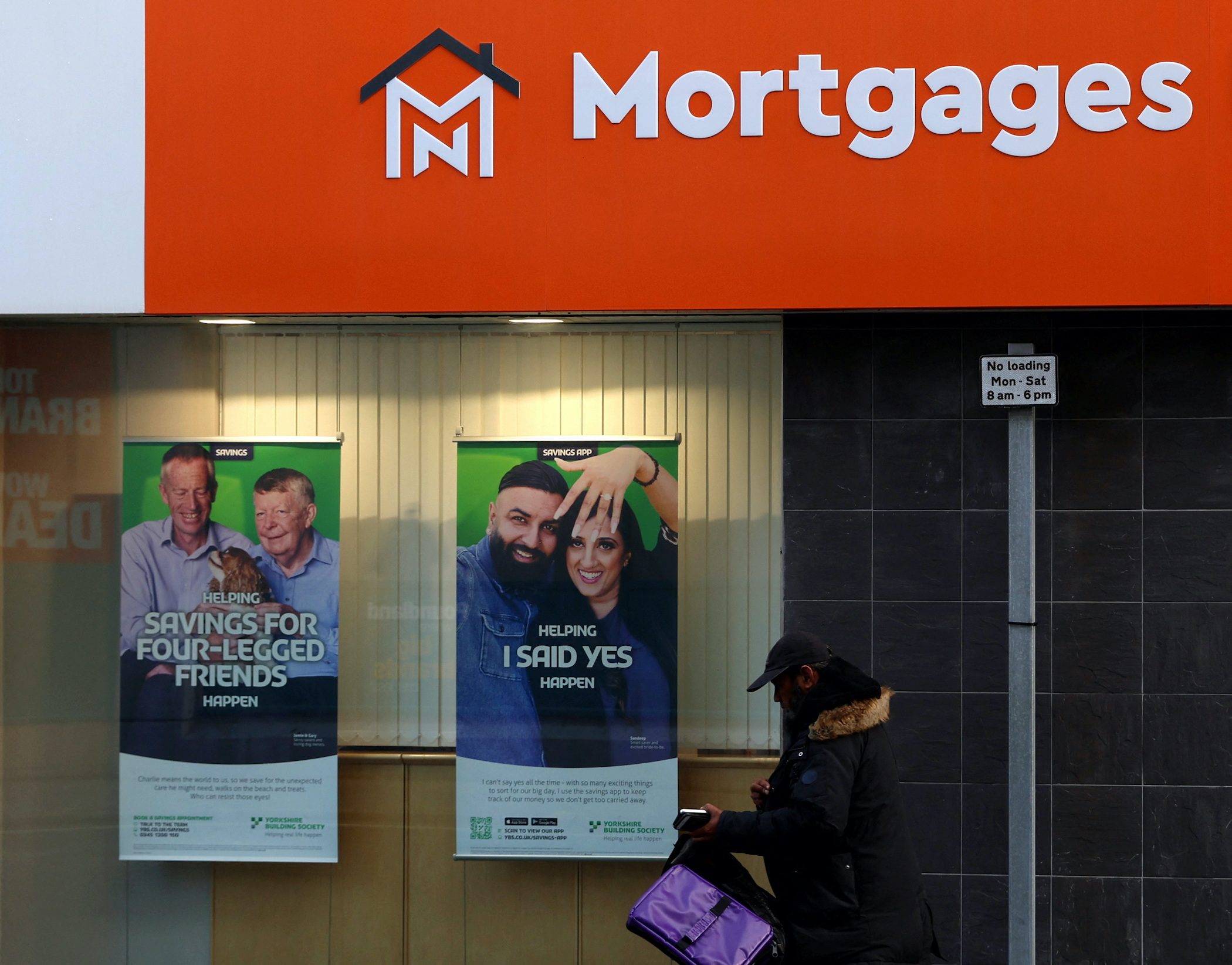UK lenders pull mortgages at record rate as market chaos worsens