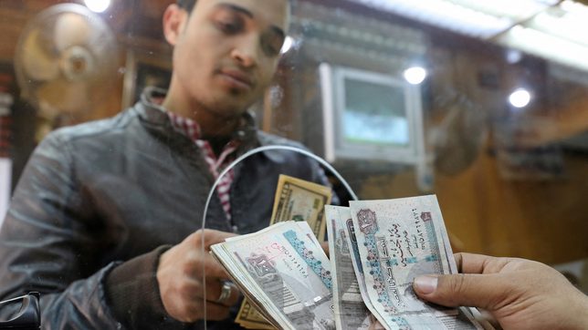 Egypt faces currency conundrum as it chases IMF loan