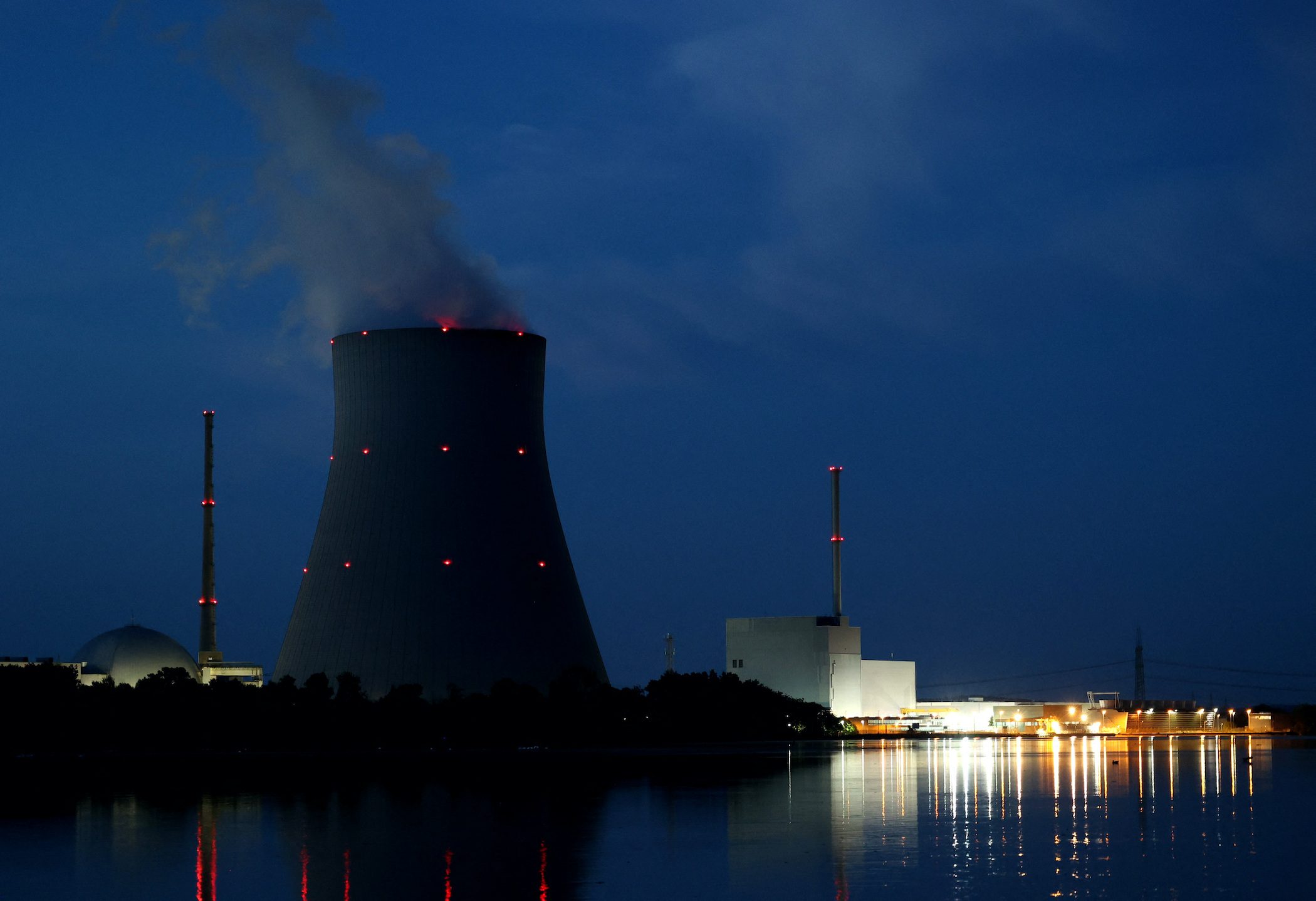 EXPLAINER: Could Germany keep its nuclear plants running?