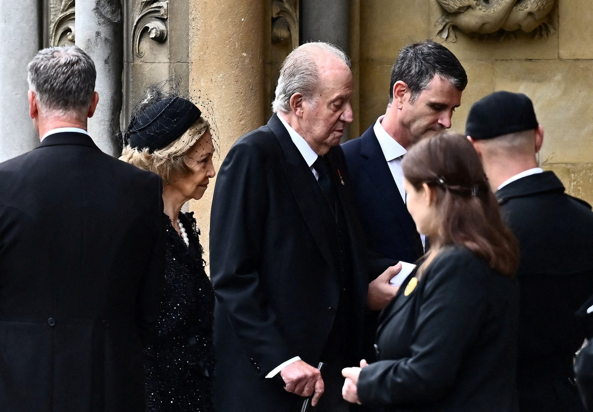Ex-king Juan Carlos’ attendance at queen’s funeral draws scorn from Spanish left