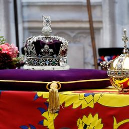 Queen Elizabeth’s coffin reaches Windsor chapel ahead of burial
