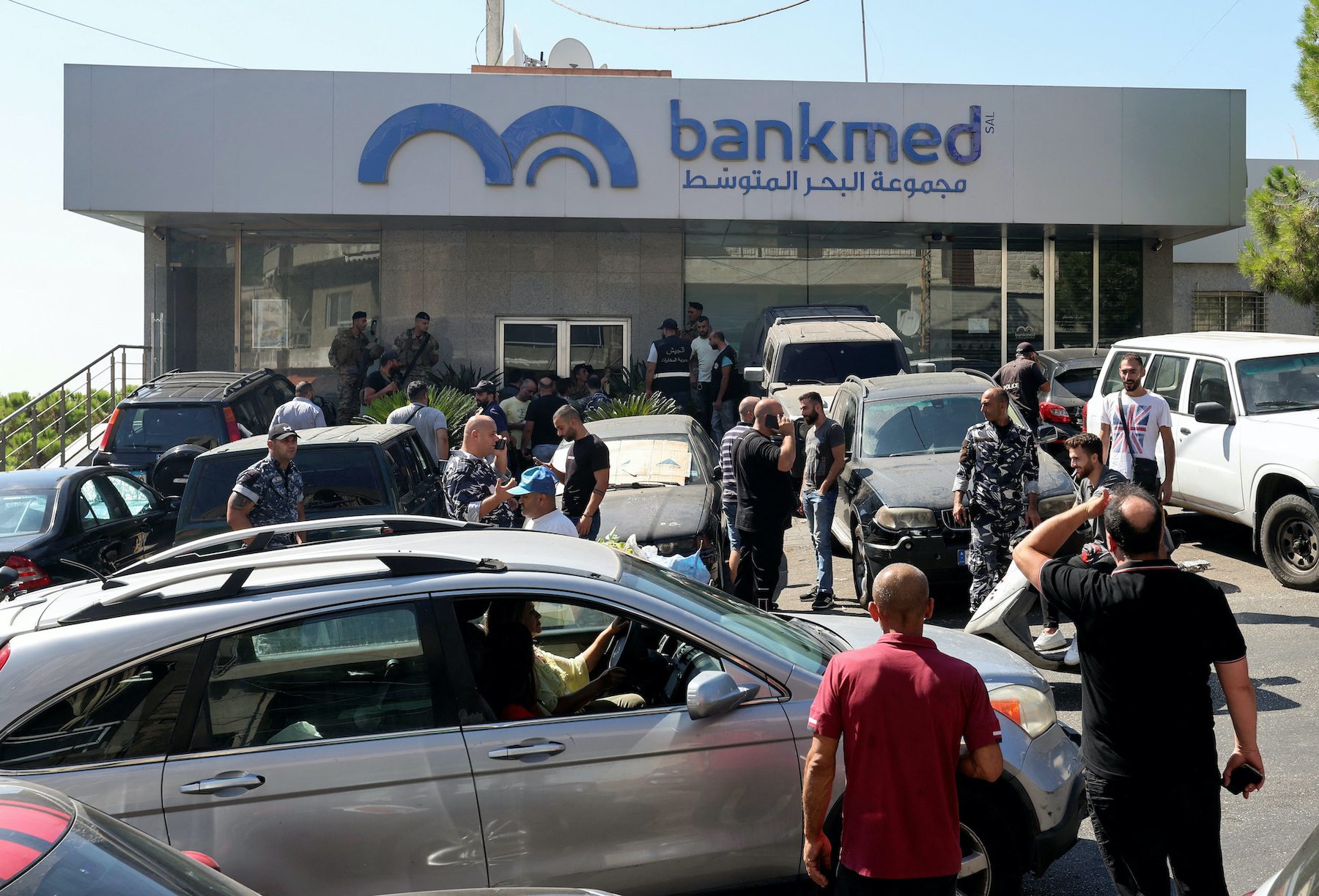 Bank holdups snowball in Lebanon as depositors demand their own money