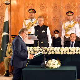 Pakistan parliament elects Sharif PM as Khan MPs quit en masse