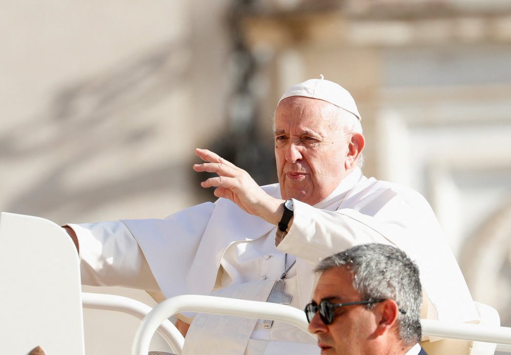 Praying for ‘martyred Ukraine,’ Pope urges halt to ‘world war’