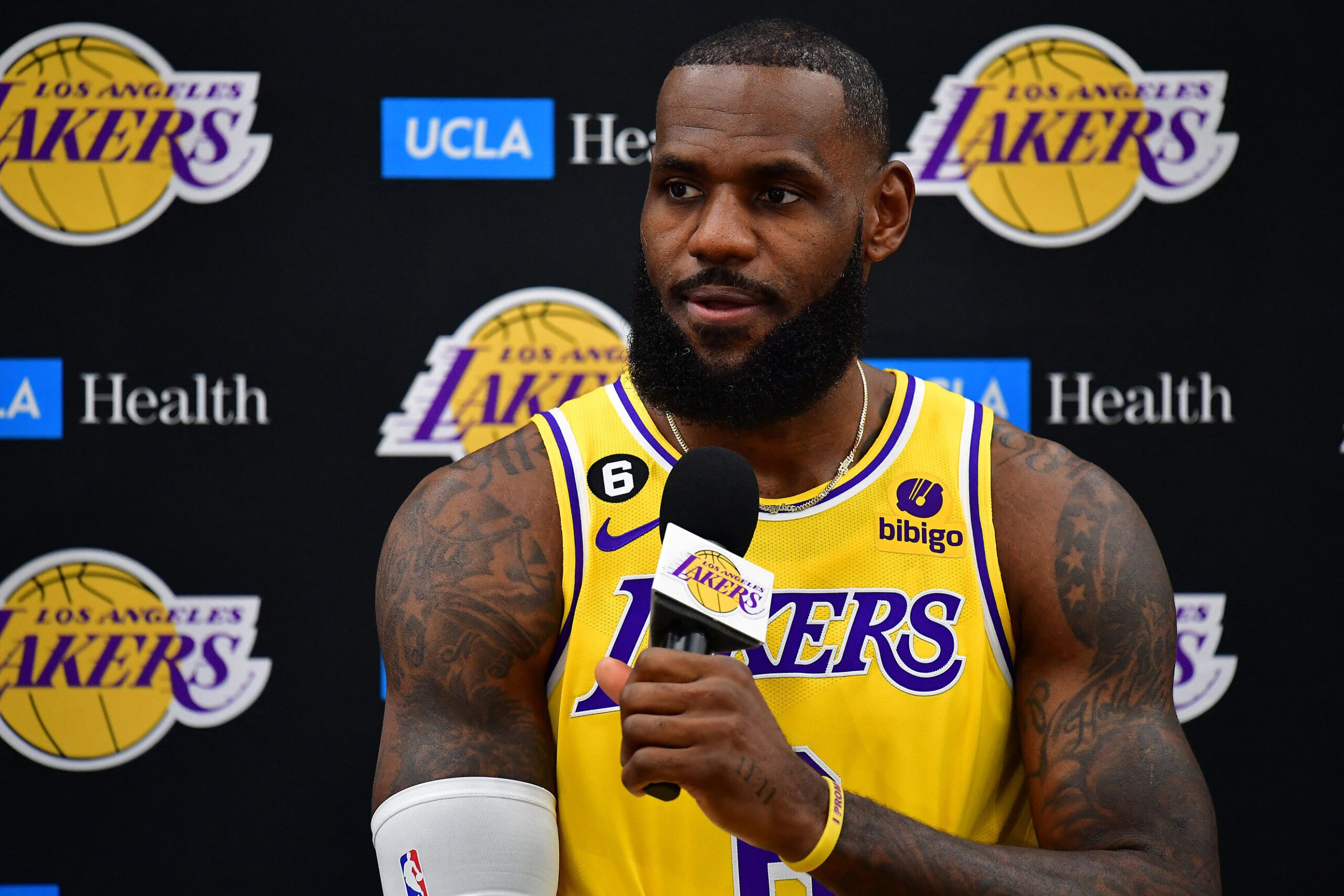 LeBron James headlines ownership group with Major League Pickleball