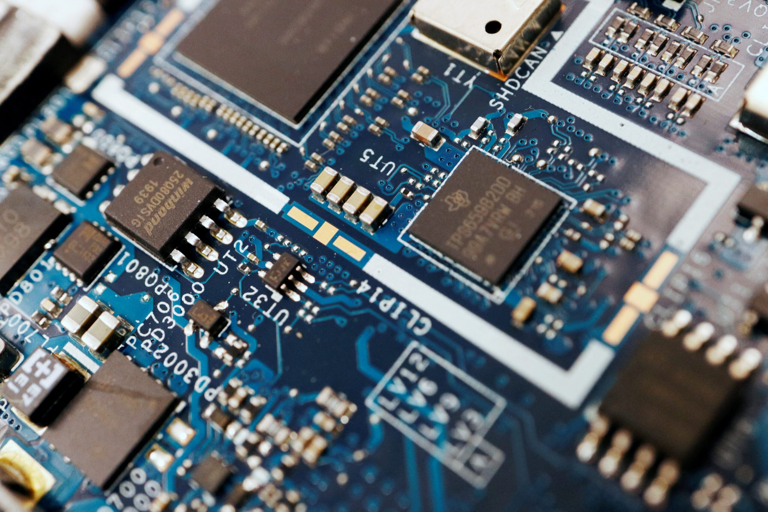 What is a semiconductor? An electrical engineer explains how they work and how they’re made